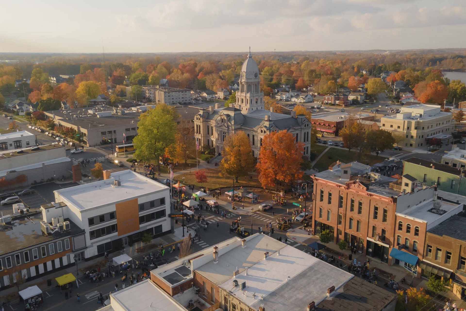 downtown-warsaw-kosciusko-county-courthouse-01